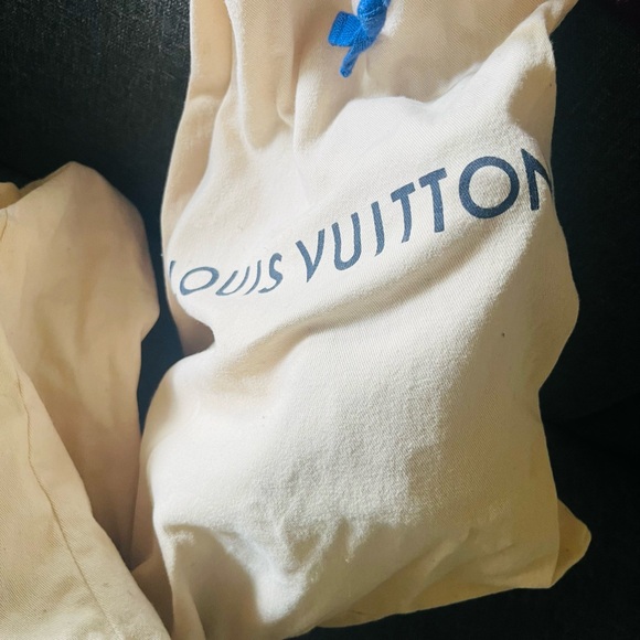 Men’s 91/2 Louis Vuitton sneakers- gently worn once - Picture 6 of 11